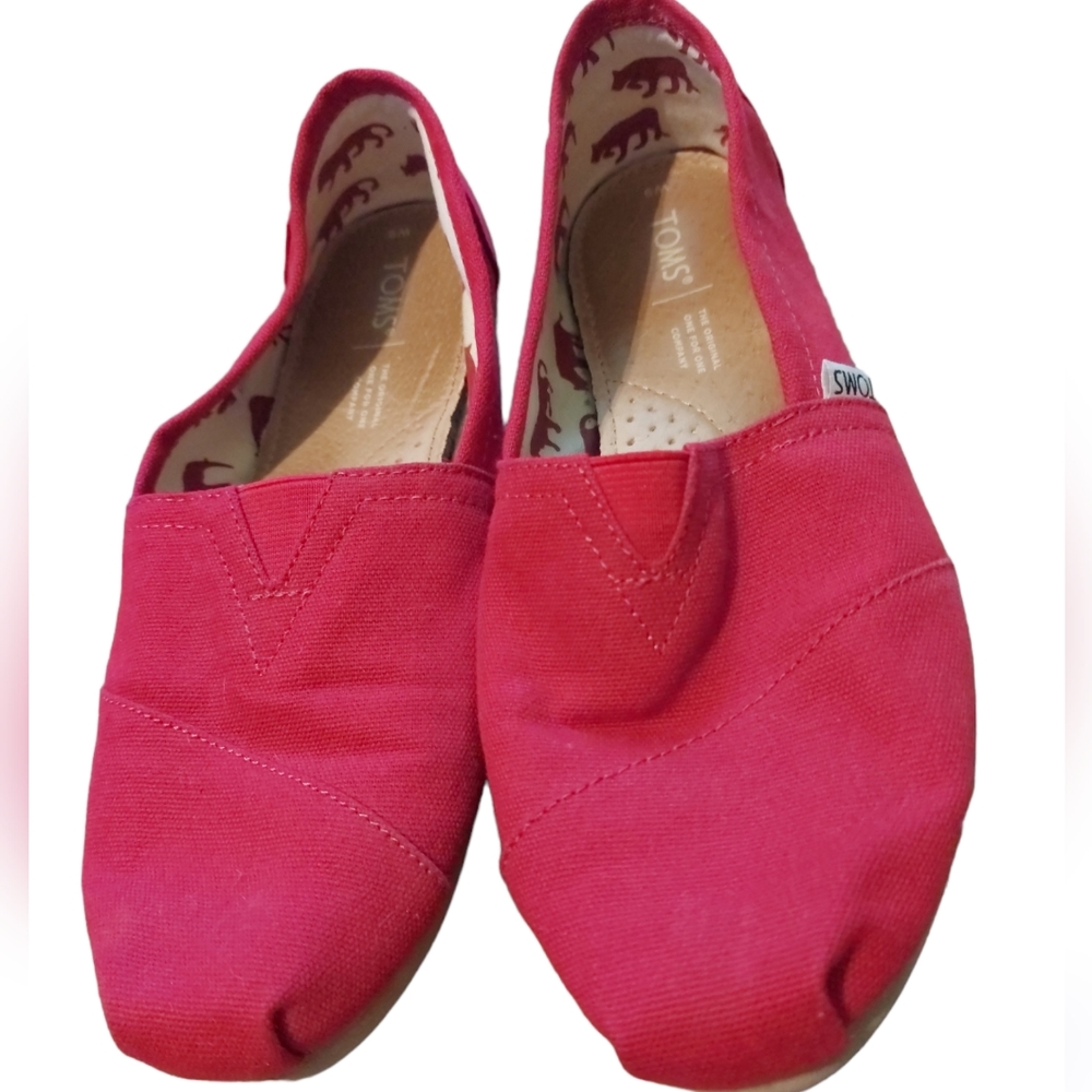 TOMS size 9 Red shoes